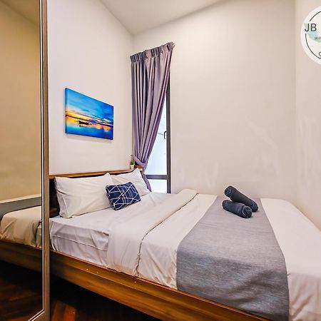 Grand Medini Suites By Rr Jbcity 누사자야 외부 사진