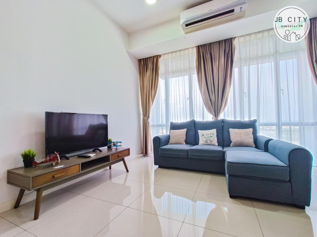 Grand Medini Suites By Rr Jbcity 누사자야 외부 사진
