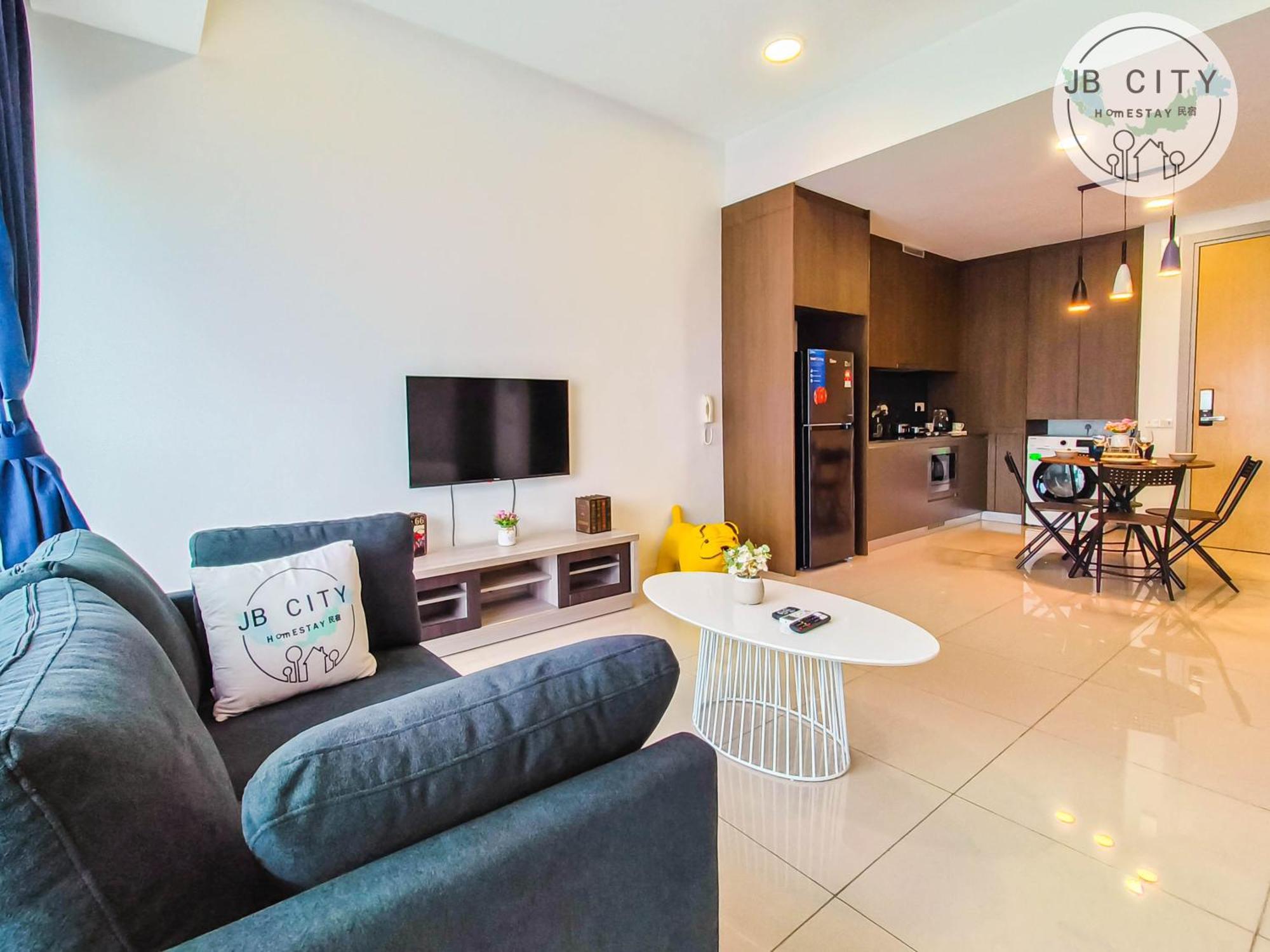 Grand Medini Suites By Rr Jbcity 누사자야 객실 사진