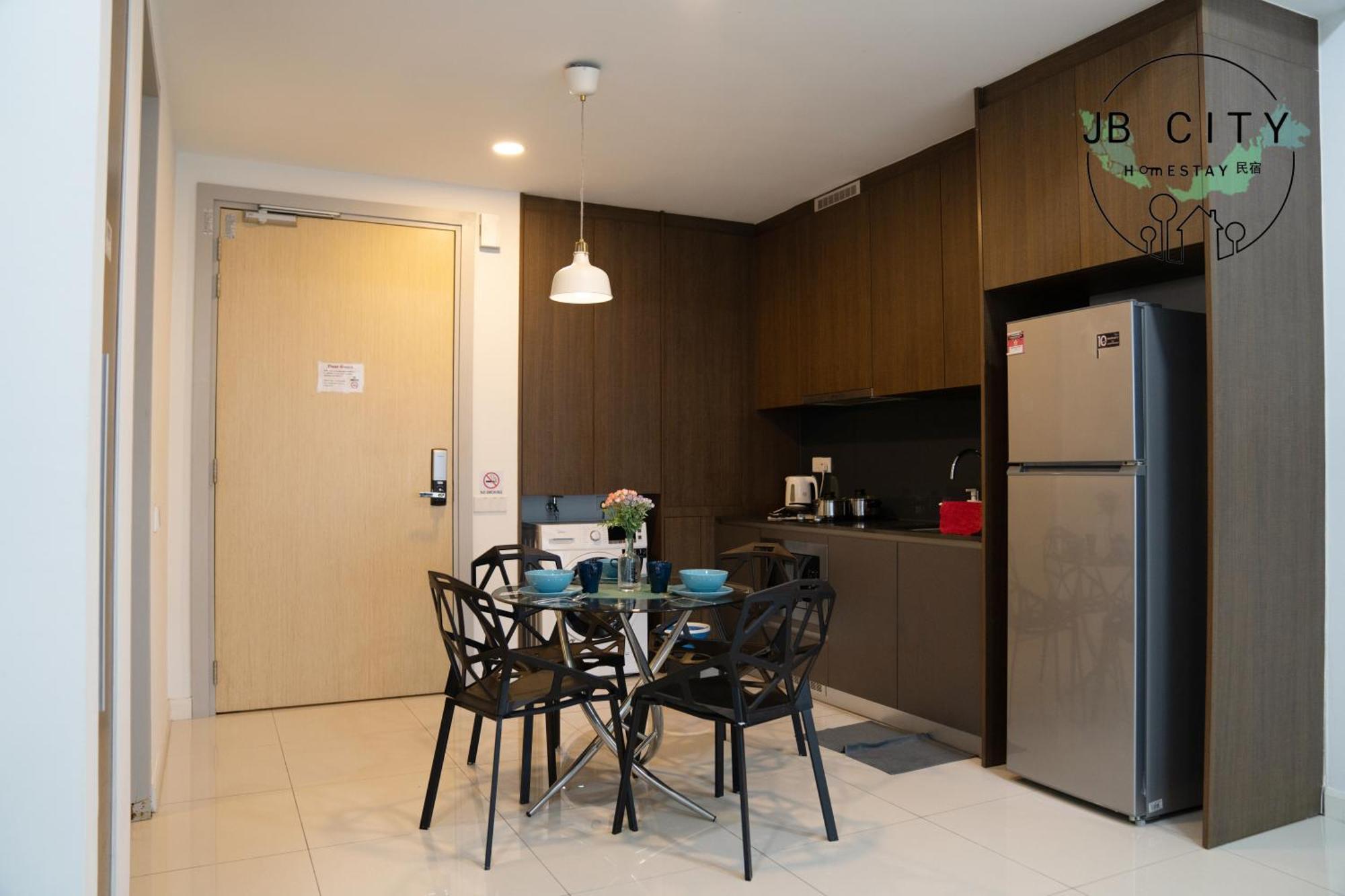 Grand Medini Suites By Rr Jbcity 누사자야 객실 사진