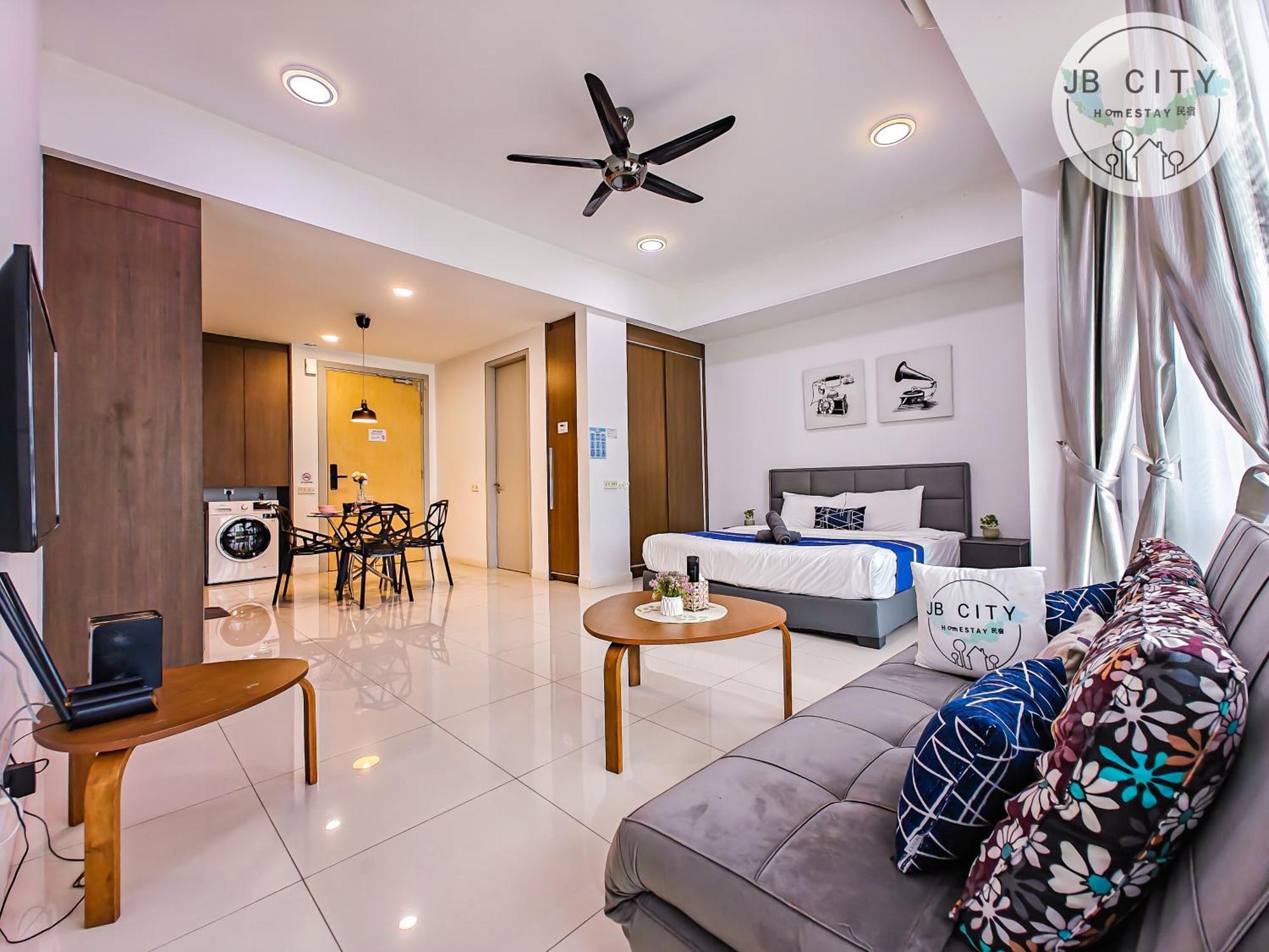 Grand Medini Suites By Rr Jbcity 누사자야 외부 사진