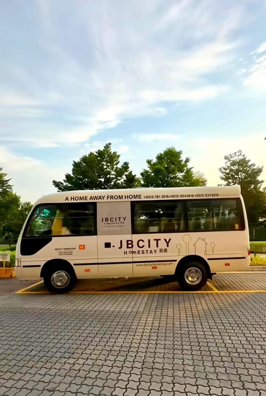 Grand Medini Suites By Rr Jbcity 누사자야 외부 사진